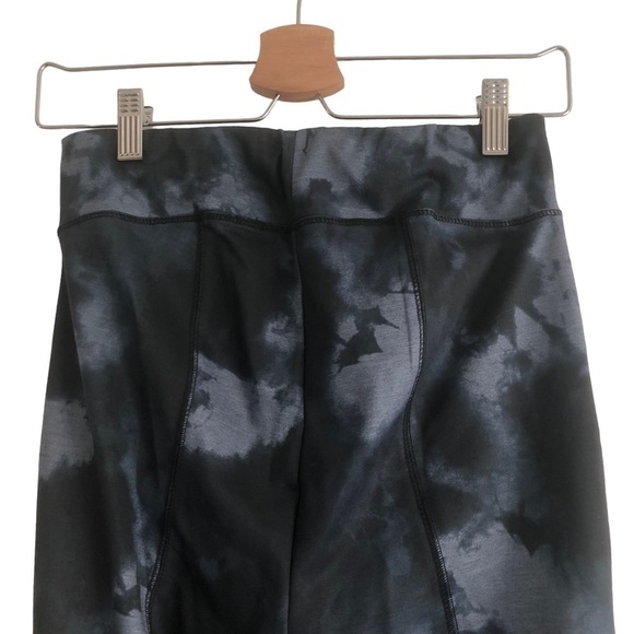 Sanctuary Grey Blue Print Leggings Size XS NWT - Picture 3 of 12